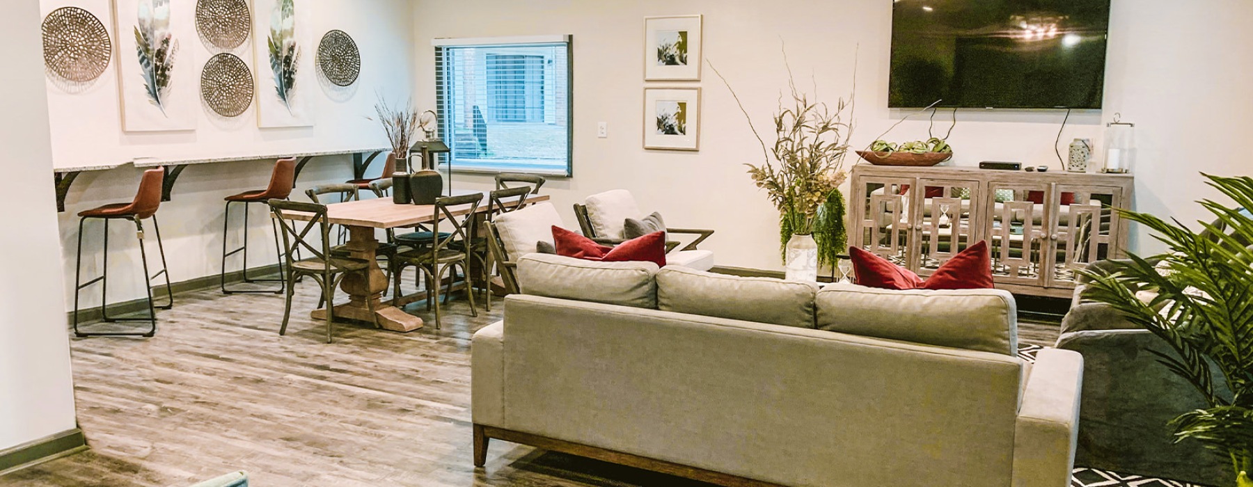 Clubhouse with lounge and table seating